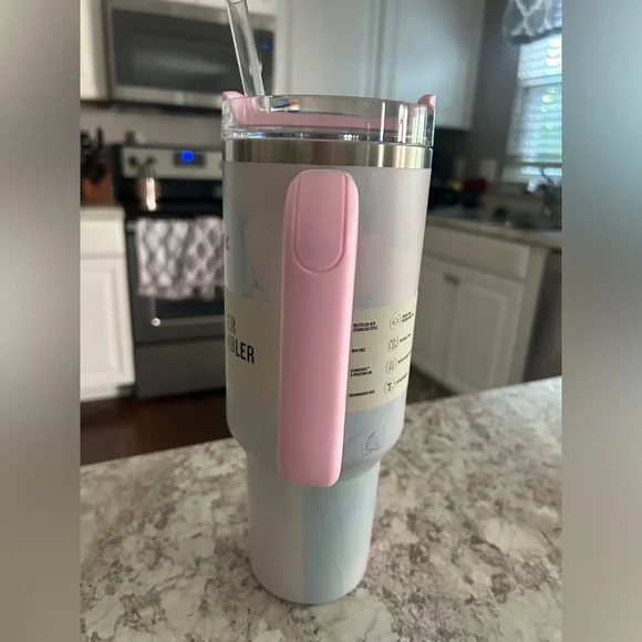 Target Exclusive Stanley 40 oz Stainless Steel H2.0 FlowState Quencher Tumbler - Picture 2 of 8